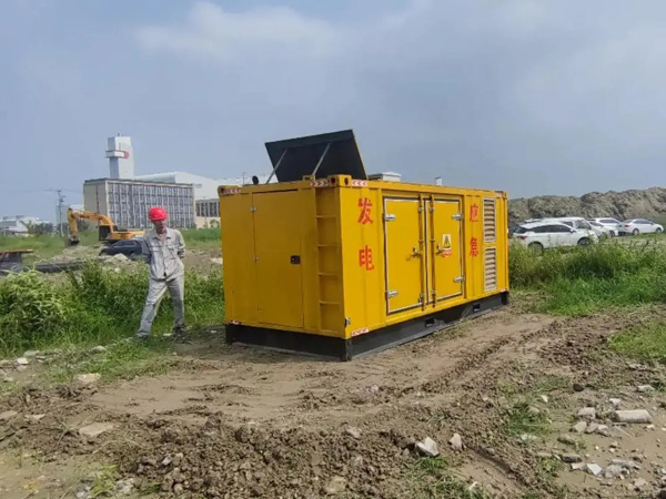 清城200KW柴油发电机机组每小时的油耗量受哪些因素影响？